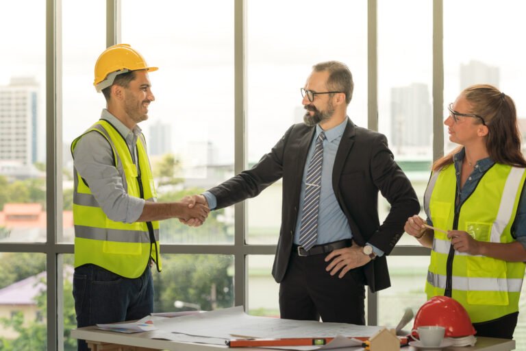 How to Hire a Commercial Construction Project Manager: Skills, Experience & Interview Criteria